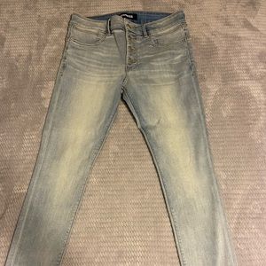 Express stretch jeans- light denim wash- 4 button closure size 10R - like new!